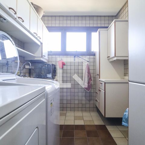 Apartamento à venda com 250m², 3 quartos e 3 vagas Apartamento à venda com 250m², 3 quartos e 3 vagasLavanderia