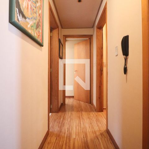 Apartamento à venda com 250m², 3 quartos e 3 vagas Apartamento à venda com 250m², 3 quartos e 3 vagasCorredor