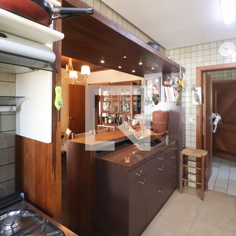 Apartamento à venda com 250m², 3 quartos e 3 vagas Apartamento à venda com 250m², 3 quartos e 3 vagasCozinha