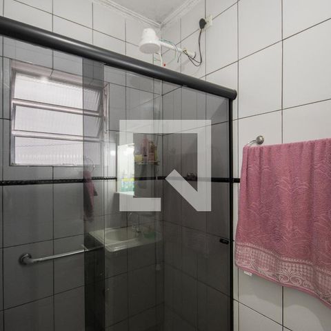 Casa à venda com 125m², 4 quartos e 2 vagas Casa à venda com 125m², 4 quartos e 2 vagasBanheiro 1 casa 1