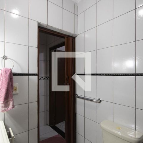 Casa à venda com 125m², 4 quartos e 2 vagas Casa à venda com 125m², 4 quartos e 2 vagasBanheiro 1 casa 1