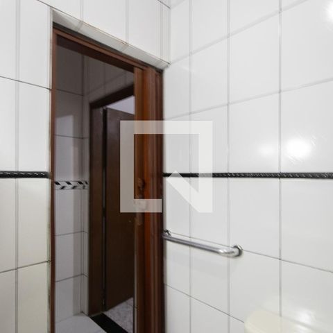 Casa à venda com 125m², 4 quartos e 2 vagas Casa à venda com 125m², 4 quartos e 2 vagasBanheiro 1 casa 1