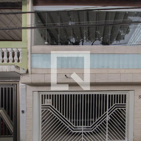 Casa à venda com 125m², 4 quartos e 2 vagas Casa à venda com 125m², 4 quartos e 2 vagasFachada