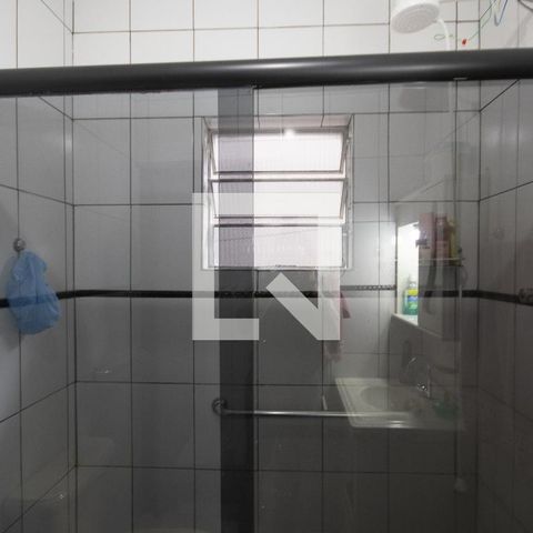 Casa à venda com 125m², 4 quartos e 2 vagas Casa à venda com 125m², 4 quartos e 2 vagasBanheiro 1 casa 1