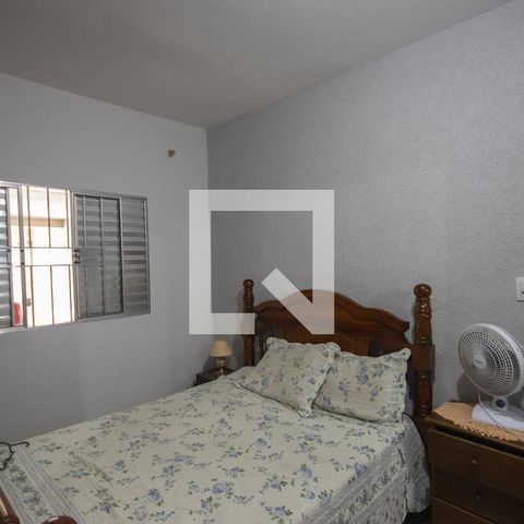 Casa à venda com 125m², 4 quartos e 2 vagas Casa à venda com 125m², 4 quartos e 2 vagasQuarto 1 casa 1