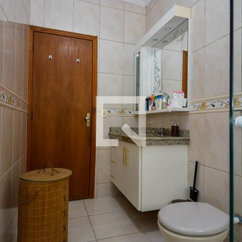Casa à venda com 183m², 3 quartos e 3 vagasBanheiro da Suíte 1