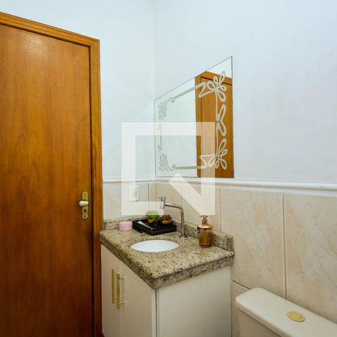 Casa à venda com 183m², 3 quartos e 3 vagasLavabo