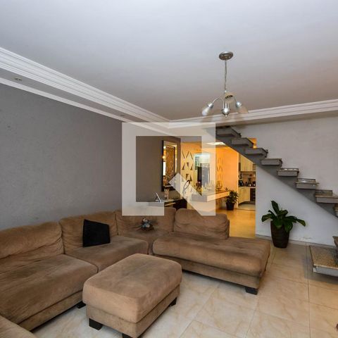 Casa à venda com 183m², 3 quartos e 3 vagasSala