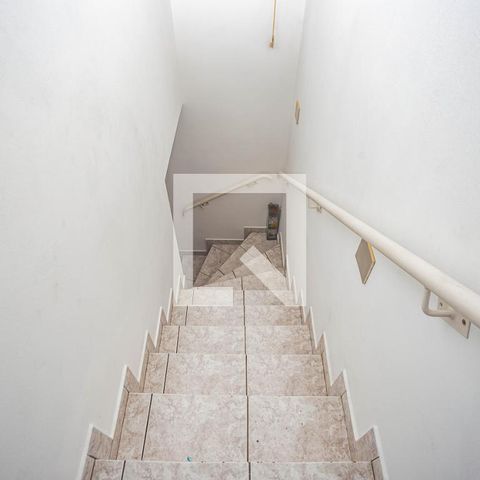 Casa à venda com 160m², 4 quartos e 2 vagasEscada da Edícula