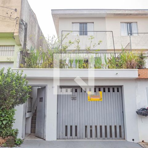 Casa à venda com 160m², 4 quartos e 2 vagasFachada