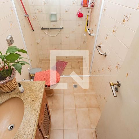 Casa à venda com 160m², 4 quartos e 2 vagasBanheiro 2