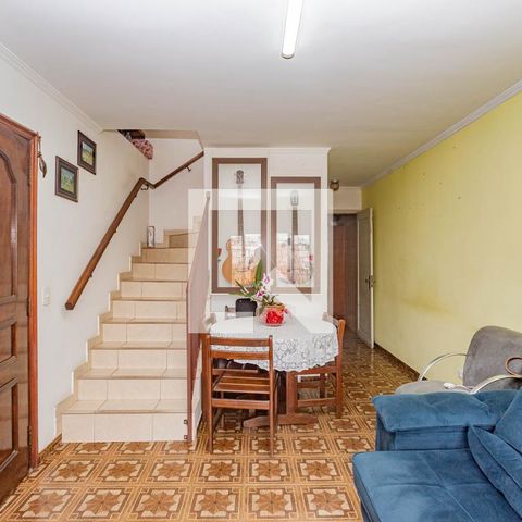 Casa à venda com 160m², 4 quartos e 2 vagasSala
