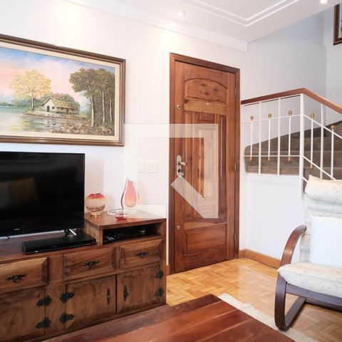 Casa à venda com 150m², 2 quartos e 2 vagasSala