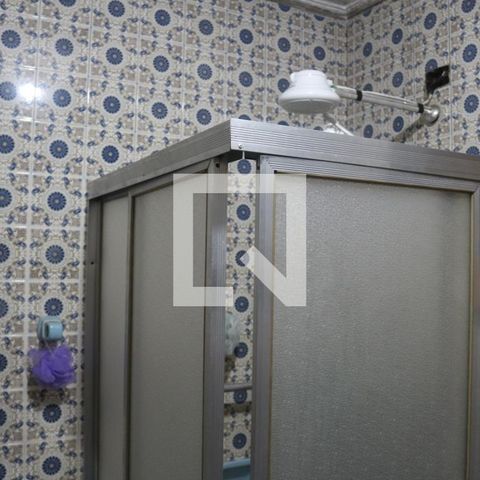 Casa à venda com 240m², 4 quartos e 2 vagasBanheiro 1
