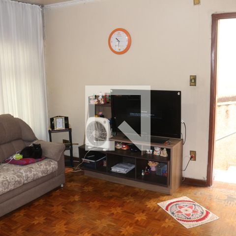 Casa à venda com 240m², 4 quartos e 2 vagasSala