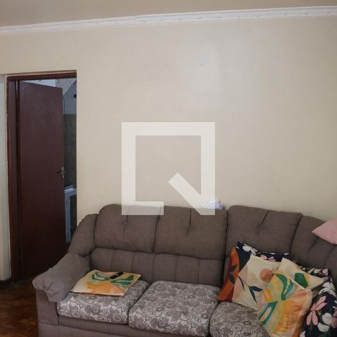 Casa à venda com 240m², 4 quartos e 2 vagasSala