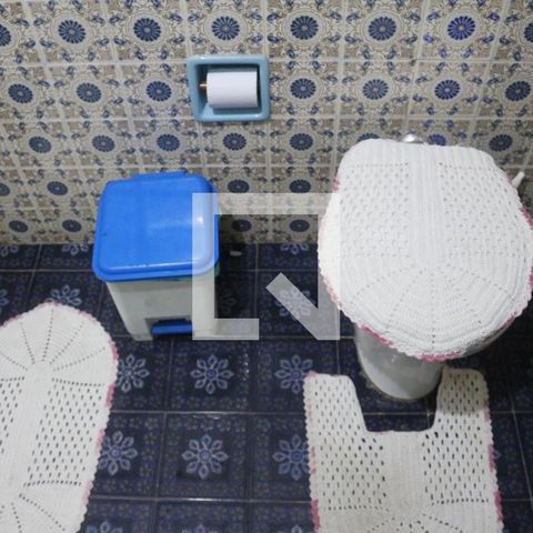 Casa à venda com 240m², 4 quartos e 2 vagasBanheiro 1