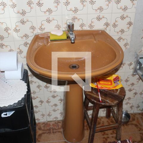 Casa à venda com 240m², 4 quartos e 2 vagasBanheiro 2