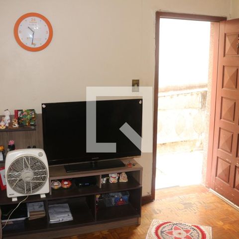 Casa à venda com 240m², 4 quartos e 2 vagasSala
