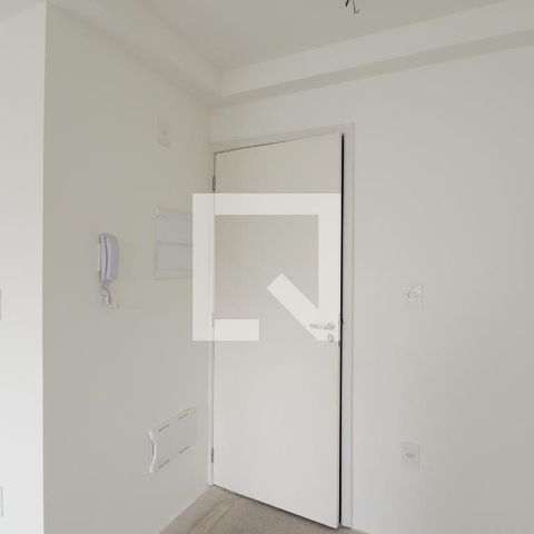 Apartamento à venda com 32m², 1 quarto e sem vaga Apartamento à venda com 32m², 1 quarto e sem vagaSala/Cozinha/Área de Serviço