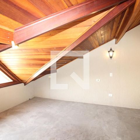 Casa de condomínio à venda com 155m², 3 quartos e 2 vagasSótão