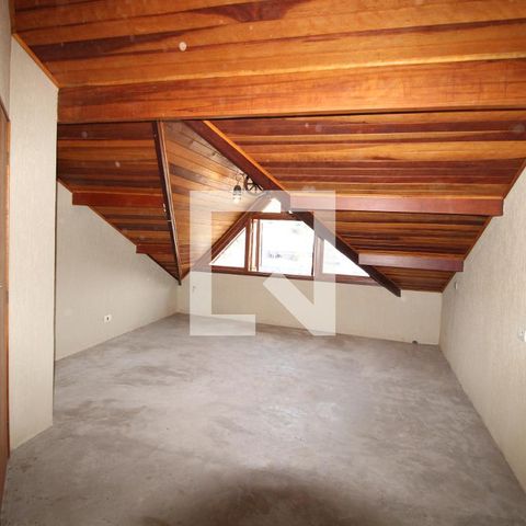 Casa de condomínio à venda com 155m², 3 quartos e 2 vagasSótão