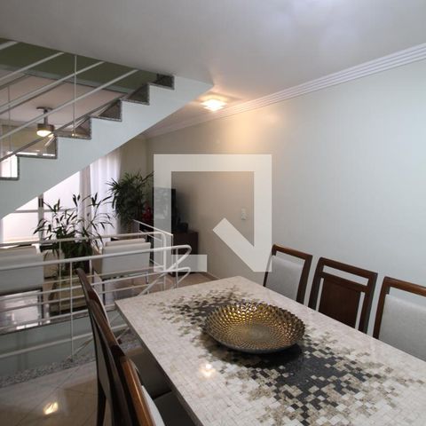Casa de condomínio à venda com 155m², 3 quartos e 2 vagasSala