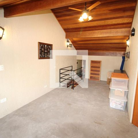 Casa de condomínio à venda com 155m², 3 quartos e 2 vagasSótão