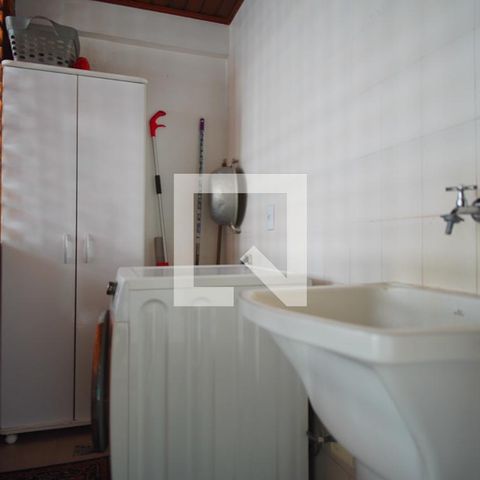 Casa à venda com 180m², 3 quartos e 2 vagasÁrea de Serviço