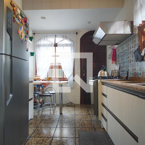 Casa à venda com 180m², 3 quartos e 2 vagasCozinha