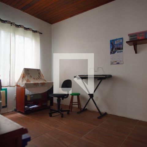 Casa à venda com 180m², 3 quartos e 2 vagasQuarto de Serviço