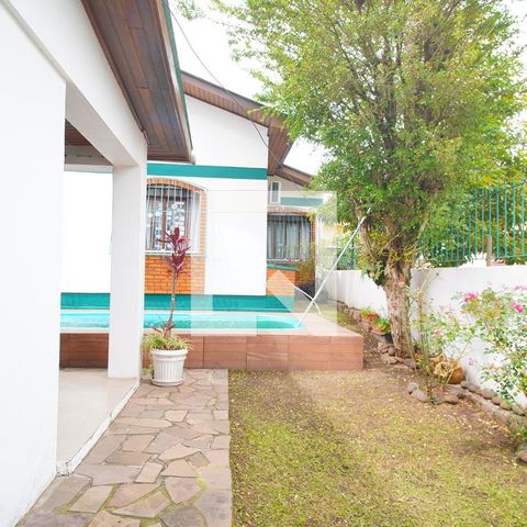 Casa à venda com 180m², 3 quartos e 2 vagasQuintal e Piscina