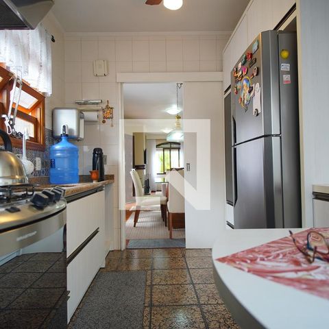 Casa à venda com 180m², 3 quartos e 2 vagasCozinha