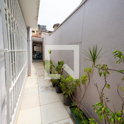 Casa à venda com 150m², 3 quartos e 2 vagasCorredor