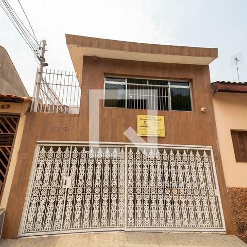 Casa à venda com 150m², 3 quartos e 2 vagasFachada