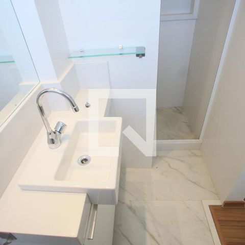 Apartamento à venda com 70m², 2 quartos e 1 vaga Apartamento à venda com 70m², 2 quartos e 1 vagaBanheiro da Suíte
