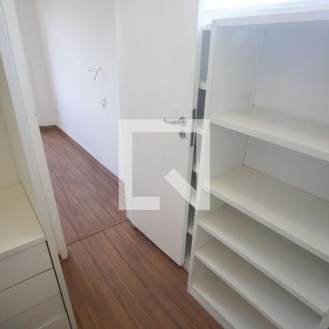 Apartamento à venda com 70m², 2 quartos e 1 vaga Apartamento à venda com 70m², 2 quartos e 1 vagaCloset da Suíte