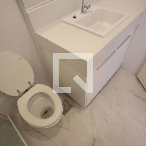 Apartamento à venda com 70m², 2 quartos e 1 vaga Apartamento à venda com 70m², 2 quartos e 1 vagaBanheiro Social