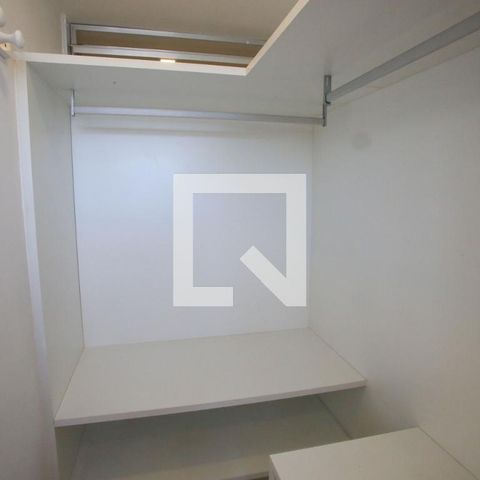 Apartamento à venda com 70m², 2 quartos e 1 vaga Apartamento à venda com 70m², 2 quartos e 1 vagaCloset da Suíte
