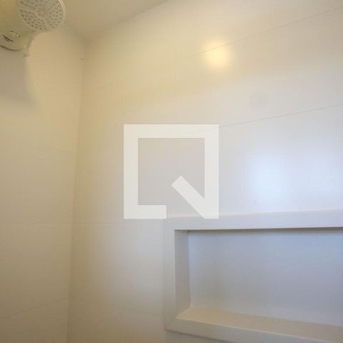 Apartamento à venda com 70m², 2 quartos e 1 vaga Apartamento à venda com 70m², 2 quartos e 1 vagaBanheiro da Suíte