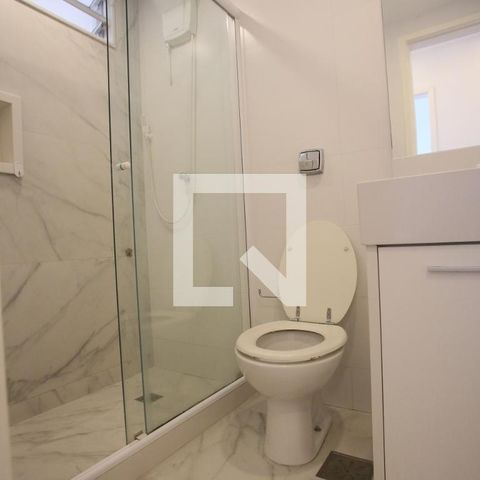 Apartamento à venda com 70m², 2 quartos e 1 vaga Apartamento à venda com 70m², 2 quartos e 1 vagaBanheiro Social