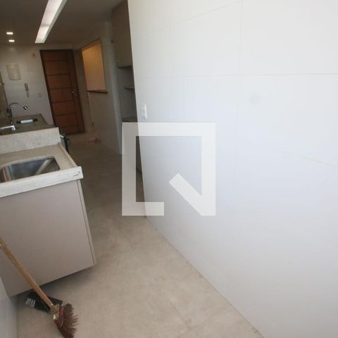 Apartamento à venda com 70m², 2 quartos e 1 vaga Apartamento à venda com 70m², 2 quartos e 1 vagaÁrea de Serviço