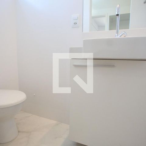 Apartamento à venda com 70m², 2 quartos e 1 vaga Apartamento à venda com 70m², 2 quartos e 1 vagaBanheiro da Suíte