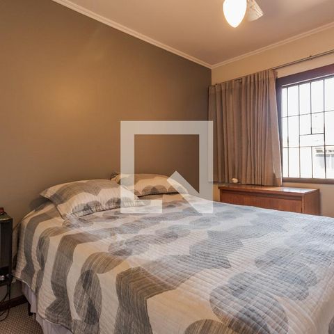 Casa de condomínio à venda com 220m², 4 quartos e 2 vagas Casa de condomínio à venda com 220m², 4 quartos e 2 vagasQuarto 1
