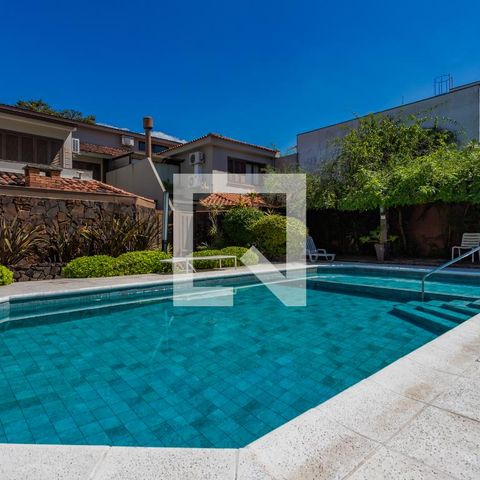 Casa de condomínio à venda com 220m², 4 quartos e 2 vagas Casa de condomínio à venda com 220m², 4 quartos e 2 vagasÁrea comum - Piscina