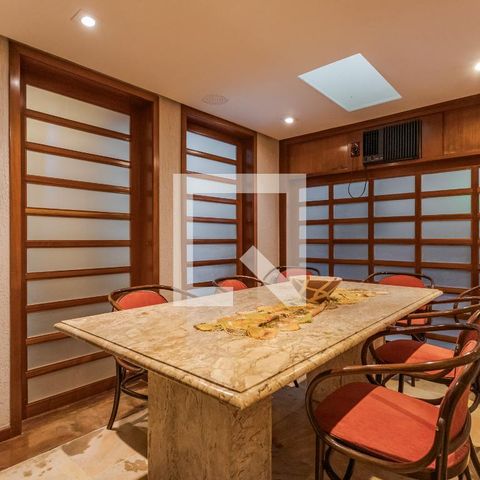 Casa de condomínio à venda com 220m², 4 quartos e 2 vagas Casa de condomínio à venda com 220m², 4 quartos e 2 vagasSala de Jantar