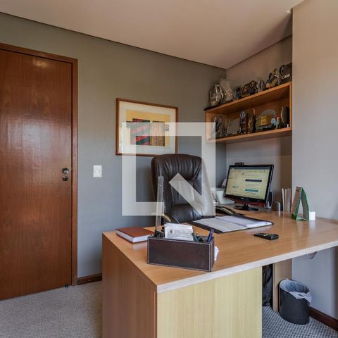 Casa de condomínio à venda com 220m², 4 quartos e 2 vagas Casa de condomínio à venda com 220m², 4 quartos e 2 vagasQuarto 3
