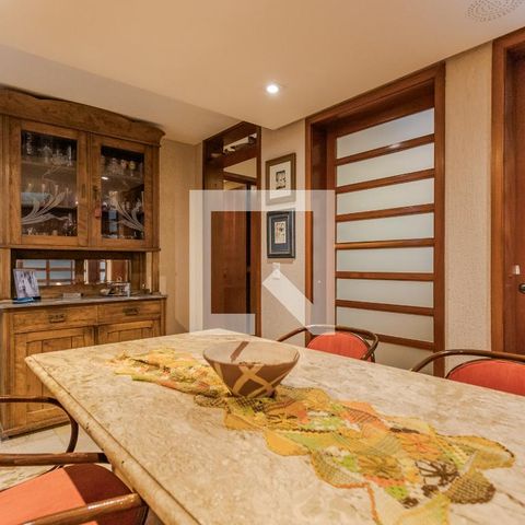 Casa de condomínio à venda com 220m², 4 quartos e 2 vagas Casa de condomínio à venda com 220m², 4 quartos e 2 vagasSala de Jantar
