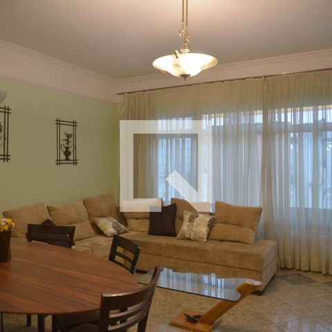 Casa à venda com 720m², 5 quartos e 3 vagasSala