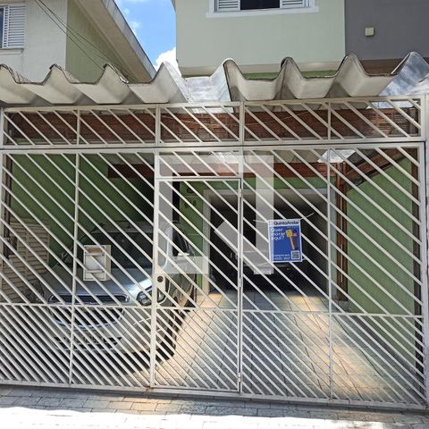 Casa à venda com 180m², 4 quartos e 3 vagasFachada